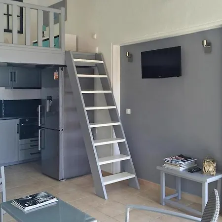 With Private Terrace And Sea View, Holiday home La Croix-Valmer